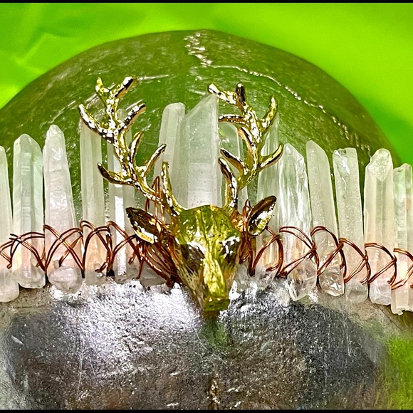 Quartz Crystal crown with stag head - Picture 6 of 8